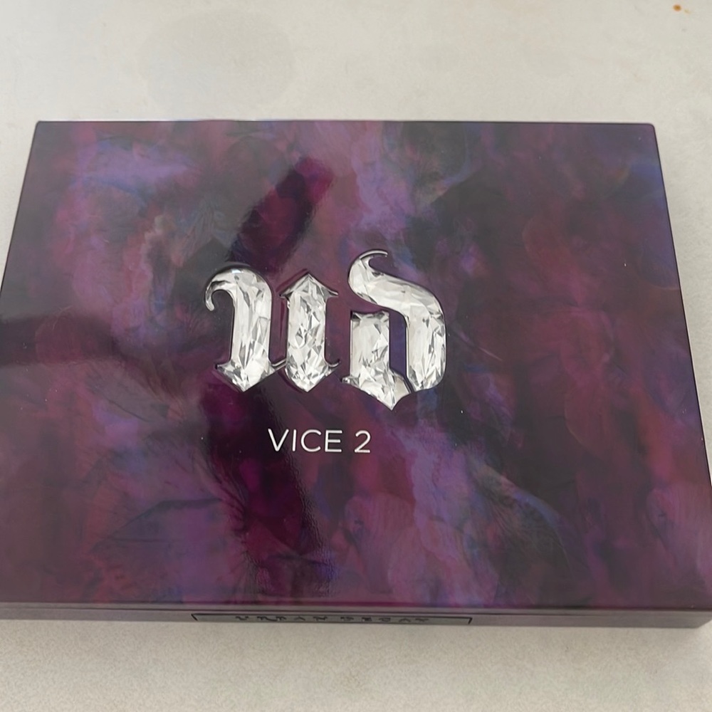 Urban decay Vice 2 eyeshadow palette